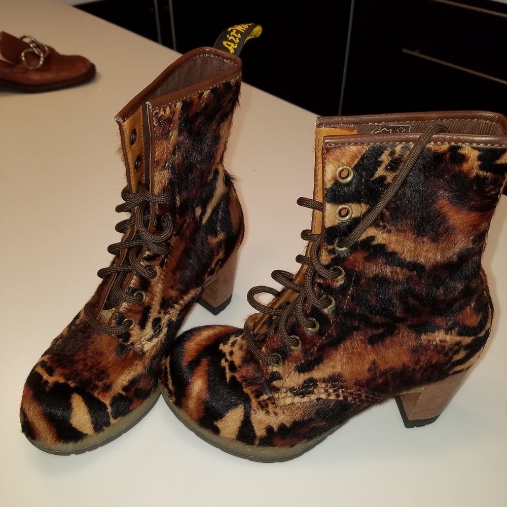Boots leopard print
